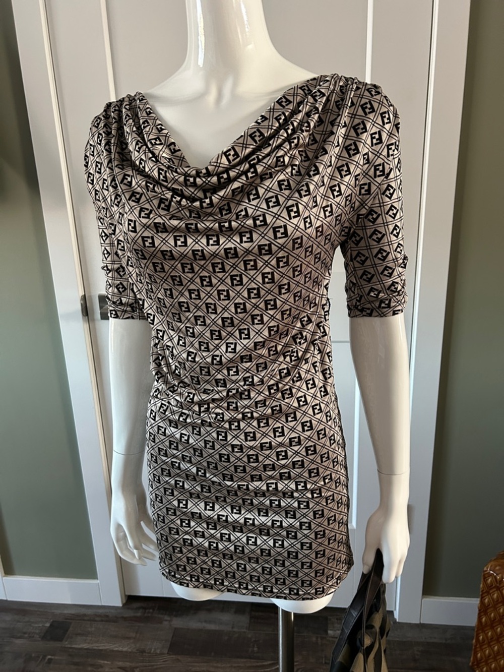 Bodycon Dress XS-S Ruched Stretch Logo Print - Picture 2 of 12